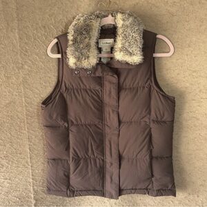 L.L. Bean Women's Chocolate Puffer Vest with Plush Collar XS